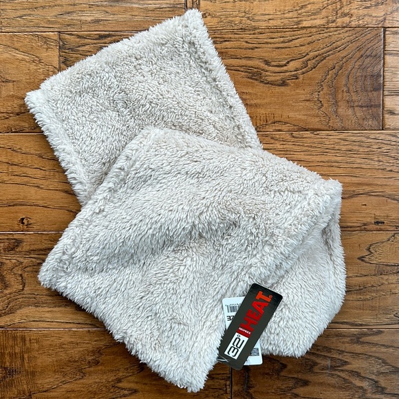 32 Degrees Infinity Scarf - Picture 1 of 3